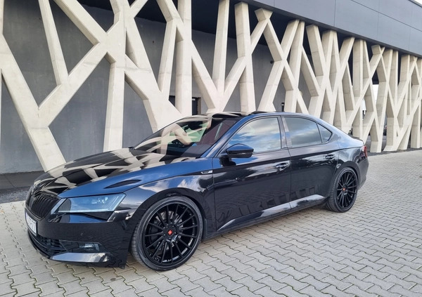 Skoda Superb cena 150000 przebieg: 85000, rok produkcji 2019 z Koprzywnica małe 562